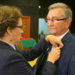 11.10.2019. Kielce. Wojewódzkie Obchody Dnia Edukacji Narodowej. Agata Wojtyszek - wojewoda świętokrzyski wręcza nauczycielom medale za długoletnią pracę / Kamil Król / Radio Kielce