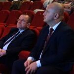 01.10.2019 Jędrzejów. Inauguracja roku akademickiego na Uniwersytecie Trzeciego Wieku. Na zdjęciu (od lewej): Marek Bogusławski - członek zarządu województwa i Marcin Piszczek - burmistrz Jędrzejowa / Ewa Pociejowska-Gawęda / Radio Kielce