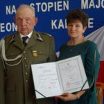 18.10.2019. Sobowice. Mianowanie Leona Kalety na stopnień majora Wojska Polskiego. Na zdjęciu: Leon Kaleta z wnuczką Beatą Miernicką / Ewa Pociejowska-Gawęda / Radio Kielce