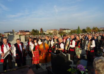 22.10.2019. Jędrzejów. Pogrzeb Mirosława Piaseckiego / Ewa Pociejowska-Gawęda / Radio Kielce