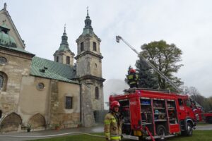 29.10.2019. Jędrzejów. Ćwiczenia straży pożarnej w Opactwie Cystersów / Ewa Pociejowska-Gawęda / Radio Kielce