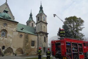 29.10.2019. Jędrzejów. Ćwiczenia straży pożarnej w Opactwie Cystersów / Ewa Pociejowska-Gawęda / Radio Kielce