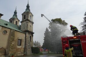 29.10.2019. Jędrzejów. Ćwiczenia straży pożarnej w Opactwie Cystersów / Ewa Pociejowska-Gawęda / Radio Kielce