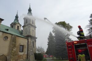 29.10.2019. Jędrzejów. Ćwiczenia straży pożarnej w Opactwie Cystersów / Ewa Pociejowska-Gawęda / Radio Kielce