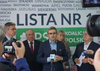 03.10.2019 Kielce. Na zdjęciu od lewej: Adam Jarubas - przewodniczący świętokrzyskiego PSL, eurodeputowany, Kazimierz Kotowski – kandydat do Sejmu, Krystian Jarubas – kandydat do Sejmu, Aleksandra Szulc – kandydatka do Sejmu, Czesław Siekierski – kandydat do Sejmu. / Michał Kita / Radio Kielce