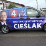 05.10.2019. Busko-Zdrój. Poseł Michał Cieślak zachęcał na placu targowym do aktywnego udziału w głosowaniu / Michał Kita / Radio Kielce