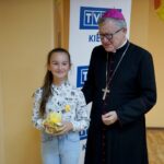 02.10.2019. Kielce. Inauguracja kampanii "Pola Nadziei". Na zdjęciu (po prawej): ks. Andrzej Kaleta - biskup pomocniczy Diecezji Kieleckiej / Piotr Kwaśniewski / Radio Kielce