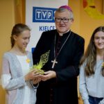 02.10.2019. Kielce. Inauguracja kampanii "Pola Nadziei". Na zdjęciu (w środku): ks. Andrzej Kaleta - biskup pomocniczy Diecezji Kieleckiej / Piotr Kwaśniewski / Radio Kielce