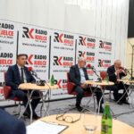 06.10.2019 Studio Polityczne Radia Kielce. Na zdjęciu (od lewej): Sylwester Chruszcz – Prawo i Sprawiedliwość, Lucjan Pietrzczyk – Koalicja Obywatelska i Kazimierz Kotowski – PSL-Koalicja Polska / Karol Żak / Radio Kielce