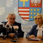 07.10.2019. Kielce. Podpisanie umów na poddziałanie 8.5.1 RPO "Podniesienie jakości kształcenia zawodowego". Na zdjęciu (od lewej): Andrzej Bętkowski - marszałek województwa świętokrzyskiego i Renata Janik - wicemarszałek województwa świętokrzyskiego / Piotr Kwaśniewski / Radio Kielce