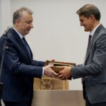 09.10.2019. Kielce. Otwarcie Centrum Komunikacji Medialnej i Informacji Naukowej UJK. Na zdjęciu (od lewej): Sebastian Skuza - wiceminister nauki i szkolnictwa wyższego i prof. Jacek Semaniak - rektor Uniwersytetu Jana Kochanowskiego w Kielcach / Piotr Kwaśniewski / Radio Kielce