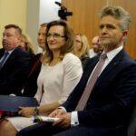 10.10.2019. Kielce. Podsumowanie kampanii wyborczej wojewody Agaty Wojtyszek. Na zdjęciu (od prawej): Krzysztof Słoń - senator PiS i Agata Wojtyszek - wojewoda świętokrzyski / Piotr Kwaśniewski / Radio Kielce