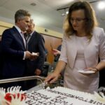 10.10.2019. Kielce. Podsumowanie kampanii wyborczej wojewody Agaty Wojtyszek. Na zdjęciu (od lewej): Krzysztof Słoń - senator PiS, Wiesław Trąmpczyński - rektor Politechniki Świętokrzyskiej i Agata Wojtyszek - wojewoda świętokrzyski / Piotr Kwaśniewski / Radio Kielce