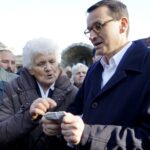 11.10.2019. Jędrzejów. Wizyta premiera Mateusza Morawieckiego w Jędrzejowie. Na zdjęciu (po prawej): premier Mateusz Morawiecki / Ewa Pociejowska-Gawęda / Radio Kielce