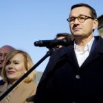 11.10.2019. Jędrzejów. Wizyta premiera Mateusza Morawieckiego w Jędrzejowie. Na zdjęciu (od lewej): Piotr Wawrzyk - wiceminister spraw zagranicznych, Anna Krupka - wiceminister sportu i turystyki i premier Mateusz Morawiecki / Ewa Pociejowska-Gawęda / Radio Kielce