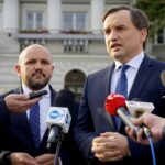 11.10.2019. Kielce. Konferencja ministra Zbigniewa Ziobry. Na zdjęciu (od lewej): Mariusz Gosek - członek zarządu województwa świętokrzyskiego i Zbigniew Ziobro - minister sprawiedliwości / Piotr Kwaśniewski / Radio Kielce