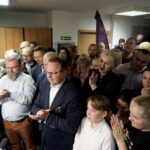 13.10.2019. Kielce. Ogłoszenie wyników wyborów do parlamentu w świętokrzyskiej siedzibie Sojuszu Lewicy Demokratycznej. Na zdjęciu (w środku): Andrzej Szejna - przewodniczący świętokrzyskiego SLD / Piotr Kwaśniewski / Radio Kielce