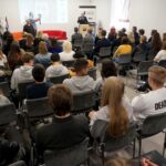 16.10.2019. Kielce. Otwarcie wystawy „Pozwólcie mi być sobą. Historia życia Anne Frank” / Piotr Kwaśniewski / Radio Kielce