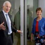 16.10.2019. Kielce. Otwarcie wystawy „Pozwólcie mi być sobą. Historia życia Anne Frank”. Na zdjęciu (po prawej): Daphne Bergsma - ambasador Królestwa Niderlandów w Polsce / Piotr Kwaśniewski / Radio Kielce