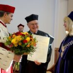 17.10.2019. Kielce. Dr Peter Seyboth odebrał tytuł Doctora Honoris Causa UJK. Na zdjęciu (od lewej): prof. zw. dr hab. Jacek Semaniak - rektor Uniwersytetu Jana Kochanowskiego w Kielcach, dr Peter Seyboth i dr hab. inż. Barbara Gawdzik - dziekan Wydziału Matematyczno-Przyrodniczego UJK w Kielcach / Piotr Kwaśniewski / Radio Kielce