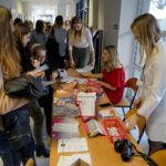 24.10.2019. Kielce. Wernisaż wystawy Agnieszki Szuścik „To się nie zdarza” / Piotr Kwaśniewski / Radio Kielce