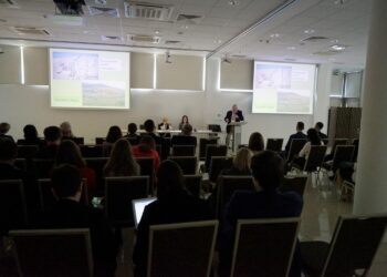 24.10.2019. Cedzyna. Konferencji naukowa poświęcona gromadzeniu i przetwarzaniu danych geodezyjnych i gospodarczych / Piotr Kwaśniewski / Radio Kielce