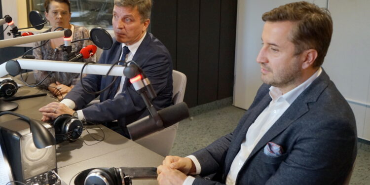 24.10.2019. Kielce. Punkty Widzenia. Na zdjęciu (od lewej): Katarzyna Kitlińska - Wojewódzki Fundusz Ochrony Środowiska i Gospodarki Wodnej, Andrzej Pruś - przewodniczący Sejmiku Województwa Świętokrzyskiego i Kamil Suchański - przewodniczący Rady Miasta Kielce / Kamil Król / Radio Kielce