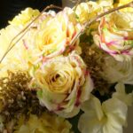 Przygotowania na Wszystkich Świętych. Kwiaty / Piotr Kwaśniewski / Radio Kielce