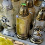 25.10.2019. Kielce. Przygotowania na Wszystkich Świętych. Znicze / Piotr Kwaśniewski / Radio Kielce