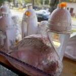 25.10.2019. Kielce. Przygotowania na Wszystkich Świętych. Znicze / Piotr Kwaśniewski / Radio Kielce