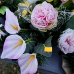 Przygotowania na Wszystkich Świętych. Kwiaty / Piotr Kwaśniewski / Radio Kielce