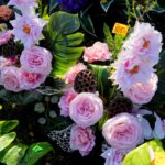 Przygotowania na Wszystkich Świętych. Kwiaty / Piotr Kwaśniewski / Radio Kielce