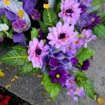 Przygotowania na Wszystkich Świętych. Kwiaty / Piotr Kwaśniewski / Radio Kielce