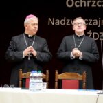 25.10.2019. Kielce. Sesja misjologiczna w Wyższym Seminarium Duchownym w Kielcach. Na zdjęciu (od lewej): bp Jan Piotrowski - biskup diecezji kieleckiej i bp Andrzej Kaleta - biskup pomocniczy diecezji kieleckiej / Piotr Kwaśniewski / Radio Kielce