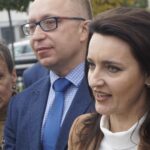 02.10.2019. Kielce. Konferencja Małgorzaty Kidawy-Błońskiej i Grzegorza Schetyny. Na zdjęciu (od lewej): Anna Dziewanowska - kandydatka do Sejmu z listy KO, Artur Gierada - przewodniczący świętokrzyskiej PO i Marzena Okła-Drewnowicz - posłanka PO / Radio Kielce