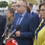 02.10.2019. Kielce. Konferencja Małgorzaty Kidawy-Błońskiej i Grzegorza Schetyny. Na zdjęciu (od lewej): Jerzy Materek - kandydat do Sejmu z listy KO, Anna Dziewanowska - kandydatka do Sejmu z listy KO, Artur Gierada - przewodniczący świętokrzyskiej PO i Małgorzata Kidawa-Błońska - kandydatka KO na premiera / Radio Kielce