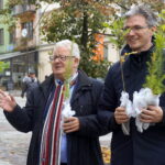 09.10.2019. Kielce. Konferencja prasowa PSL. Od lewej: Czesław Siekierski, „jedynka” świętokrzyskiej listy PSL w wyborach parlamentarnych i europoseł Adam Jarubas, szef ludowców w regionie / Michał Kita / Radio Kielce