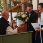 05.10.2019. Wąchock. Jubileusz 40-lecia posługi ojca opata Eugeniusza Augustyna. Na zdjęciu: ojciec opat Eugeniusz Augustyn, Paweł Kołodziejski i Wioletta Sobieraj / Anna Głąb / Radio Kielce