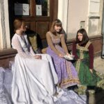 13.10.2019 Sandomierz. „Żywe witryny historii”. Na zdjęciu postać Elżbiety Szydłowieckiej z dwórkami / Grażyna Szlęzak-Wójcik / Radio Kielce