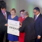 02.10.2019 Kielce. Uroczyste wręczenie promes na gospodarkę wodno-ściekową z Wojewódzkiego Fundusz Ochrony Środowiska i Gospodarki Wodnej w Kielcach. Na zdjęciu od lewej: Ryszard Gliwiński - prezes zarządu Wojewódzkiego Funduszu Ochrony Środowiska i Gospodarki Wodnej w Kielcach, Agata Wojtyszek - wojewoda świętokrzyski, Anna Krupka, wiceminister sportu i turystyki, Marek Ryszak, zastępca prezesa Narodowego Funduszu Ochrony Środowiska i Gospodarki Wodnej w Warszawie / Jarosław Kubalski / Radio Kielce