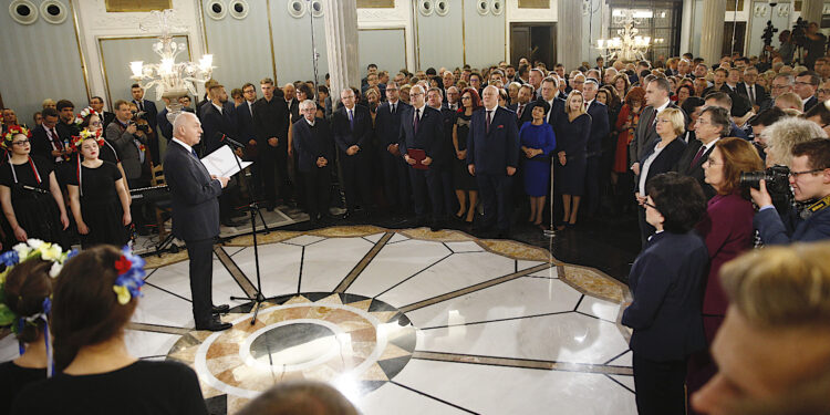 24.10.2019. Warszawa. Uroczystość wręczenia nowym posłom zaświadczeń o wyborze do Sejmu / Jarosław Kubalski / Radio Kielce