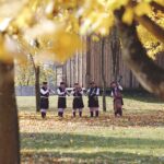 19.10.2019. Tokarnia. Wizyta ambasadorów z 20 krajów w Parku Etnograficznym / Jarosław Kubalski / Radio Kielce