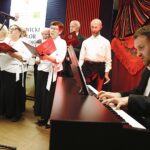 20.10.2019. Morawica. Koncert zespołów ludowych. Chór Towarzystwa Przyjaciół Ziemi Morawickiej / Jarosław Kubalski / Radio Kielce