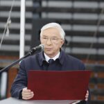 10.10.2019 Michniów. Mauzoleum. Uroczystość wręczenia medali Pro Patria dla 11 ocalałych z pacyfikacji Michniowa. Poseł Krzysztof Lipiec / Jarosław Kubalski / Radio Kielce