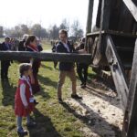 19.10.2019. Tokarnia. Wizyta ambasadorów z 20 krajów w Parku Etnograficznym / Jarosław Kubalski / Radio Kielce