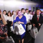 02.10.2019 Kielce. Centrum Kongresowe Targów Kielce. Gala Wojewódzkiego Funduszu Ochrony Środowiska i Gospodarki Wodnej podczas której wręczono nagrody dla 10 szkół podstawowych z regionu w ramach konkursu "Przesłanie Klimatyczne". Nagrody wręczyli wiceminister sportu i turystyki Anna Krupka i prezes zarządu WFOŚ i GW w Kielcach Ryszard Gliwiński i wojewoda Agata Wojtyszek / Jarosław Kubalski / Radio Kielce