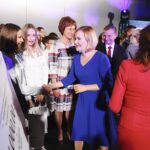 02.10.2019 Kielce. Centrum Kongresowe Targów Kielce. Gala Wojewódzkiego Funduszu Ochrony Środowiska i Gospodarki Wodnej podczas której wręczono nagrody dla 10 szkół podstawowych z regionu w ramach konkursu "Przesłanie Klimatyczne". Nagrody wręczyli wiceminister sportu i turystyki Anna Krupka i prezes zarządu WFOŚ i GW w Kielcach Ryszard Gliwiński i wojewoda Agata Wojtyszek / Jarosław Kubalski / Radio Kielce