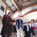 19.10.2019. Tokarnia. Wizyta ambasadorów z 20 krajów w Parku Etnograficznym / Jarosław Kubalski / Radio Kielce