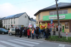 30.10.2019. Michałów. Mieszkańcy protestują przeciwko biogazowni / Marta Gajda / Radio Kielce