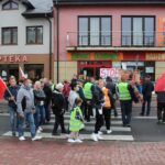 03.10.2019 Skalbmierz. Protest przeciwko budowie biogazowni. Blokada drogi wojewódzkiej nr 768 / Marta Gajda / Radio Kielce